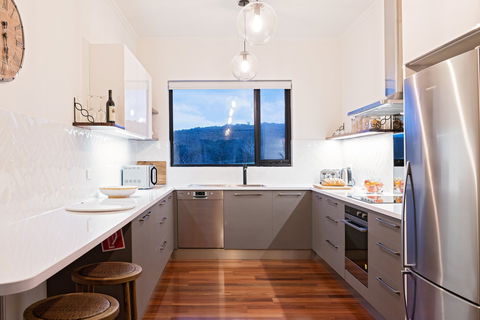Esto House - Accommodation Whitsundays 2