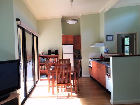 Milton Country Cottages - Accommodation Whitsundays 1