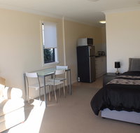 Poley Cow Studio - Accommodation Whitsundays