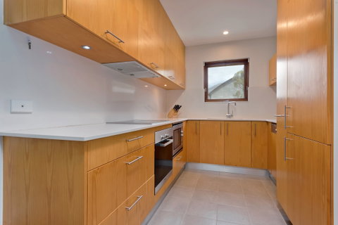 Snow Stream Apartments - Accommodation Whitsundays 2