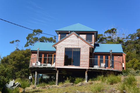 Tree House - The - Accommodation Whitsundays 0