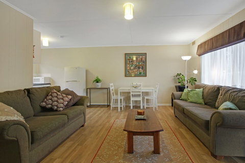 Akora Flats - Accommodation Whitsundays 0