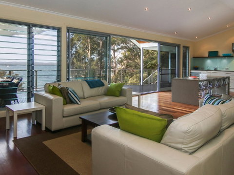 Becalmed On Sunshine Cove - Accommodation Whitsundays 1