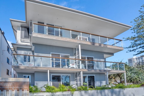 Bujerum Apartments On Burleigh - Accommodation Whitsundays 1