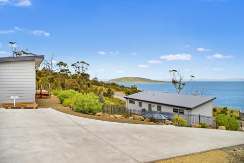 Chill Tasmania - Accommodation Whitsundays 0