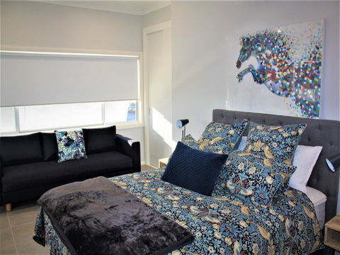 Coolah Shorts - Self Contained Apartments - Accommodation Whitsundays 0