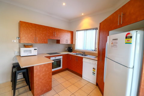 Flexi Five- Belmont - Accommodation Whitsundays 2