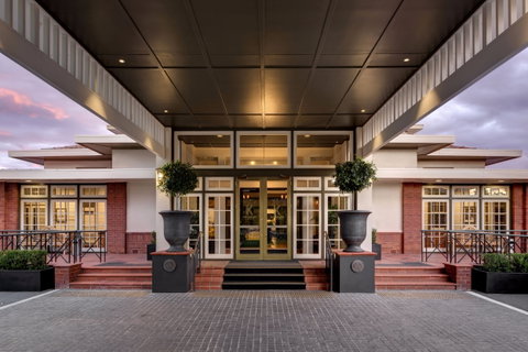 Hotel Kurrajong Canberra - Accommodation Whitsundays 1