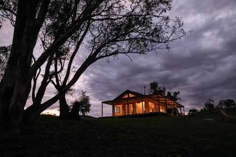 Kestrel Nest EcoHut - Accommodation Whitsundays 1