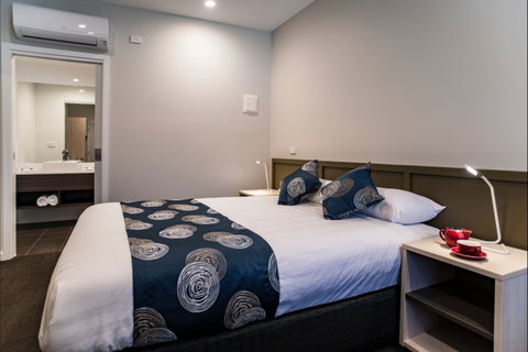 Leumeah Lodge - Accommodation Whitsundays 2