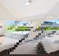 The Lakehouse at 201 - Accommodation Whitsundays