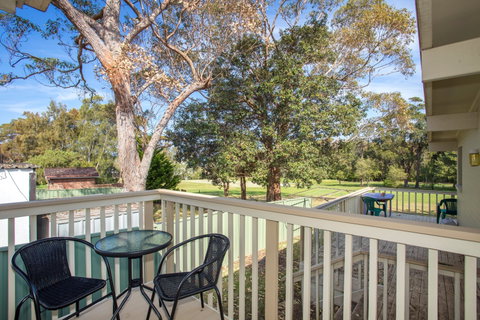 Villa De Golf At Mollymook - Accommodation Whitsundays 0