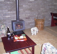 Caves Road Chalets - Accommodation Whitsundays