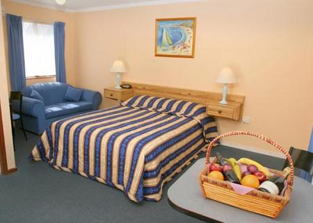 Comfort Inn Bay Waterfront - Accommodation Whitsundays 1
