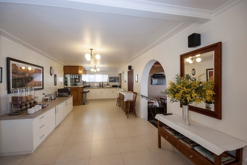 Applegum Inn - Accommodation Whitsundays 2