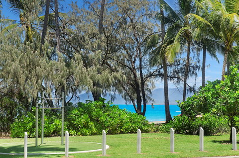 By The Sea Port Douglas - Accommodation Whitsundays 0