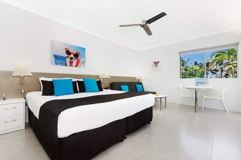By The Sea Port Douglas - Accommodation Whitsundays 1