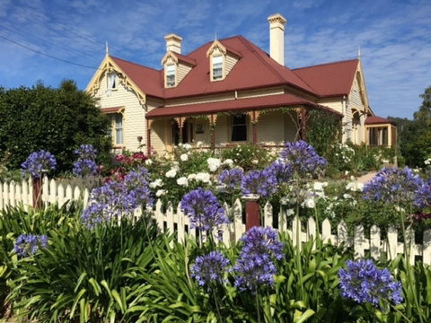 Cambridge House B&B - Accommodation Whitsundays 0
