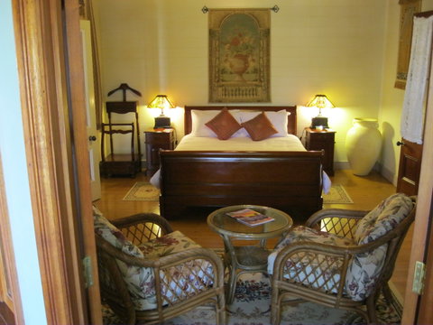 Classique Bed And Breakfast - Accommodation Whitsundays 0