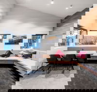 Elk At Falls - Accommodation Whitsundays