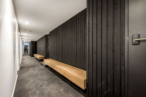 Elk At Falls - Accommodation Whitsundays 2