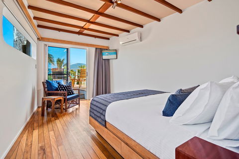 Freedom Shores - Accommodation Whitsundays 2