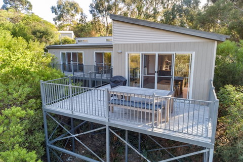 Freycinet Haven - Accommodation Whitsundays 0