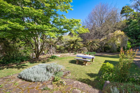 Gowan Ross Cottage - Accommodation Whitsundays 0