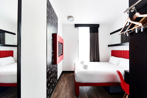 Ibis Melbourne Swanston Street Hotel - Accommodation Whitsundays 1