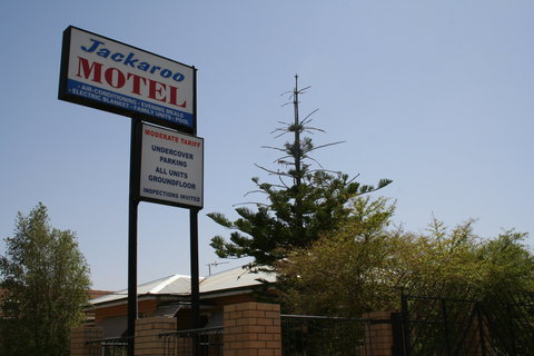 Jackaroo Apartments - Motel - Accommodation Whitsundays 1