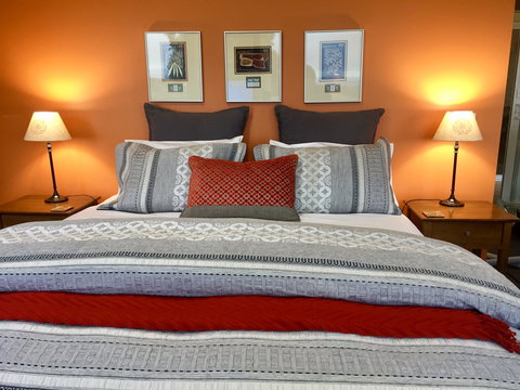 Llarrinda Bed & Breakfast - Accommodation Whitsundays 1