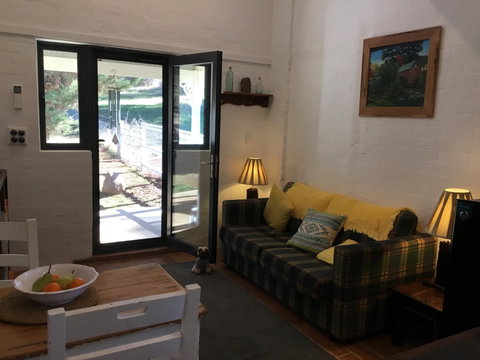 Melaleuca Cottage - Accommodation Whitsundays 2
