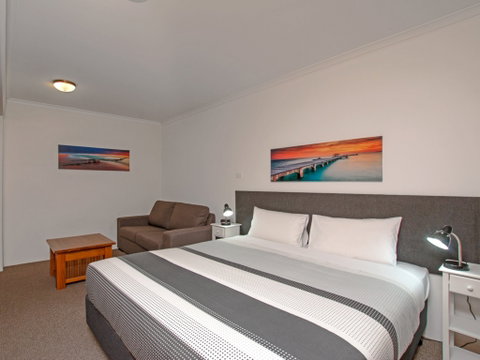 River Street Motel - Accommodation Whitsundays 0