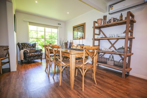 Abbeville - Accommodation Whitsundays 2