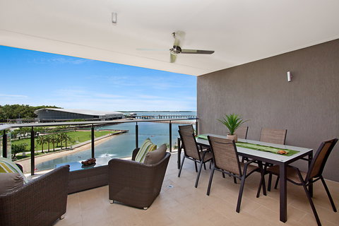 Akuna Waterfront - Accommodation Whitsundays 1