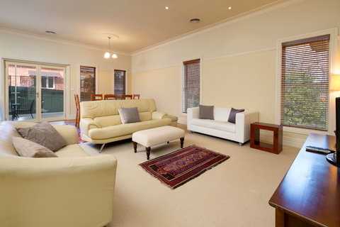 Ampleforth East - Accommodation Whitsundays 2