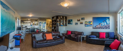 Bells Beach Backpackers - Accommodation Whitsundays 2