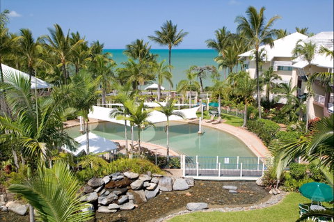 Coral Sands Beachfront Resort - Accommodation Whitsundays 0