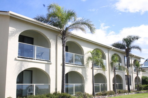 Edgewater Gardens - Accommodation Whitsundays 1