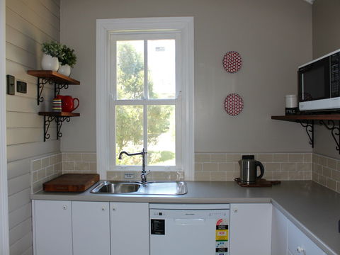 Fosterton School House - Accommodation Whitsundays 1