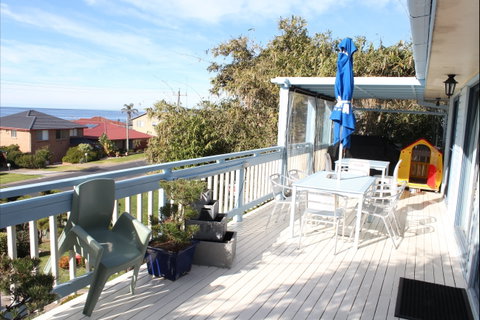 Golf At Glasshouse Rocks - Accommodation Whitsundays 2