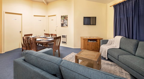 Leo's Cottage - Accommodation Whitsundays 0