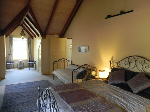 Longbeach Clifftop Retreat - Accommodation Whitsundays 1