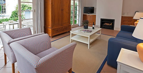 Oscars Waterfront Boutique Hotel - Accommodation Whitsundays 2