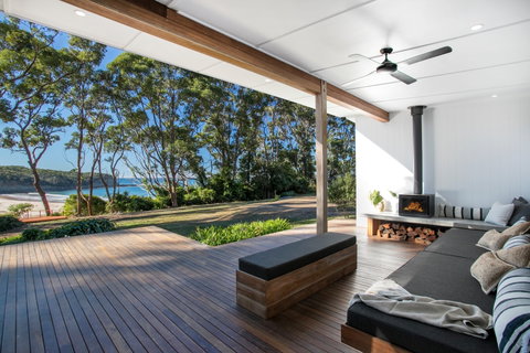 Pebbly Beach Escape - Accommodation Whitsundays 0