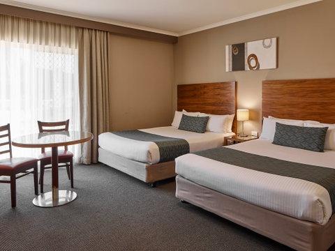 Quality Hotel Dickson - Accommodation Whitsundays 1