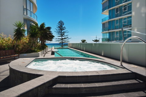Reflections Coolangatta Beach - Accommodation Whitsundays 1