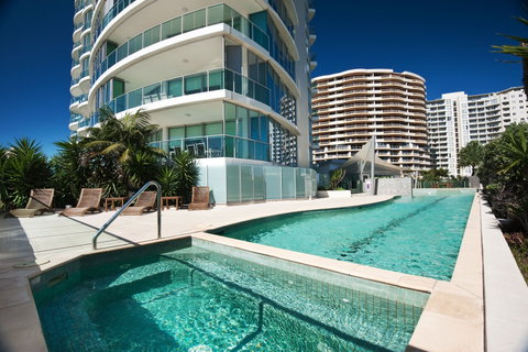 Reflections Coolangatta Beach - Accommodation Whitsundays 2