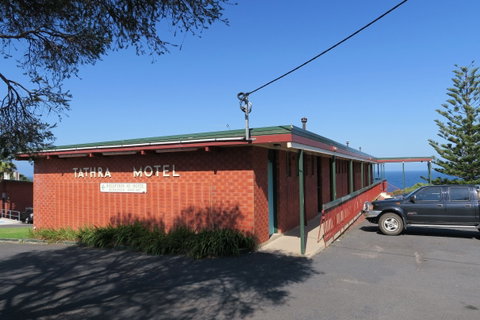 Tathra Hotel - Motel - Accommodation Whitsundays 1