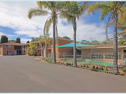 The Lodge Broulee - Accommodation Whitsundays 1